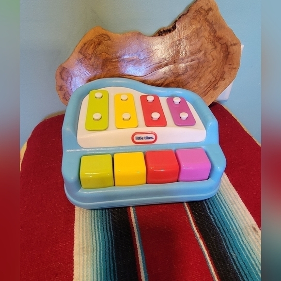 Little Tikes Tap-A-Tune Rainbow Paino And Xlaphone - Picture 1 of 7